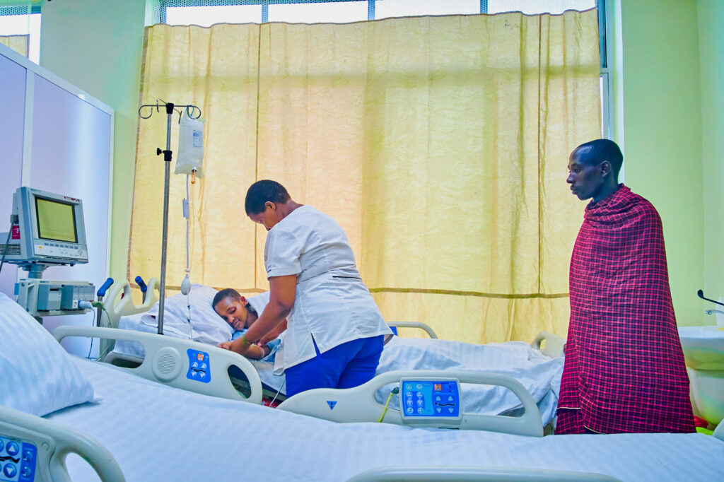 nurse-with-patient
